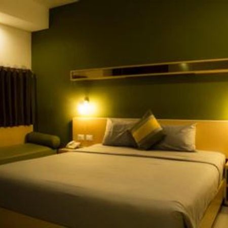 Hotel Tibera Taman Cibeunying Bandung Exterior foto