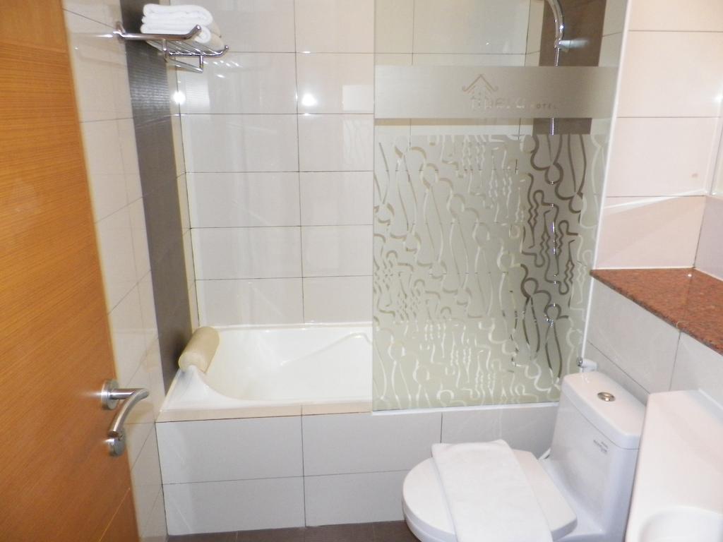 Hotel Tibera Taman Cibeunying Bandung Habitación foto