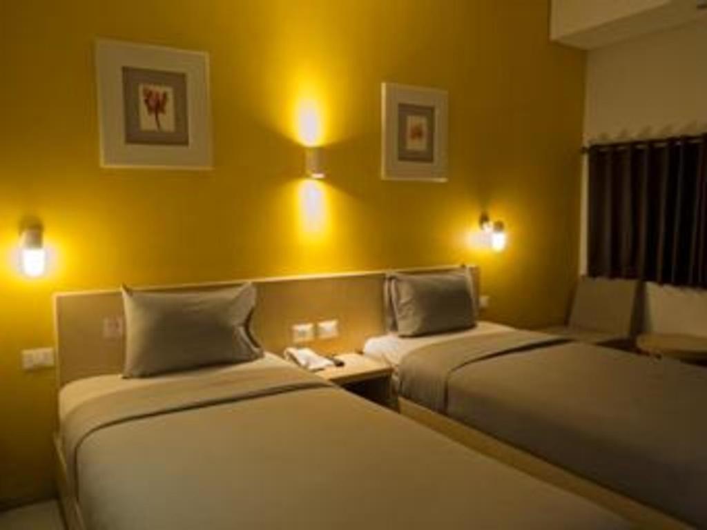 Hotel Tibera Taman Cibeunying Bandung Exterior foto